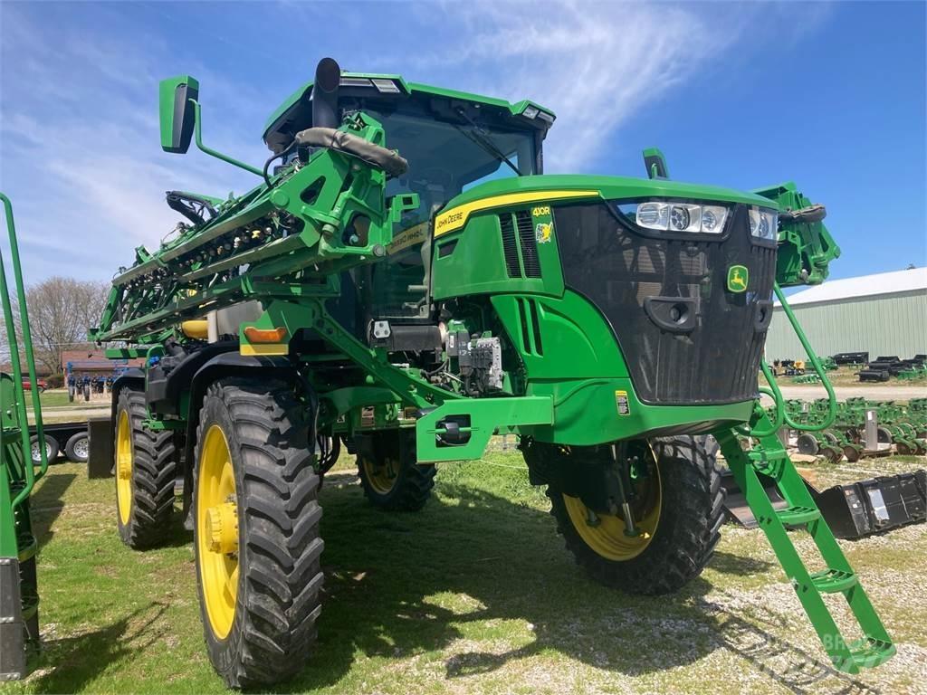 John Deere 410R Çekilir pülverizatörler