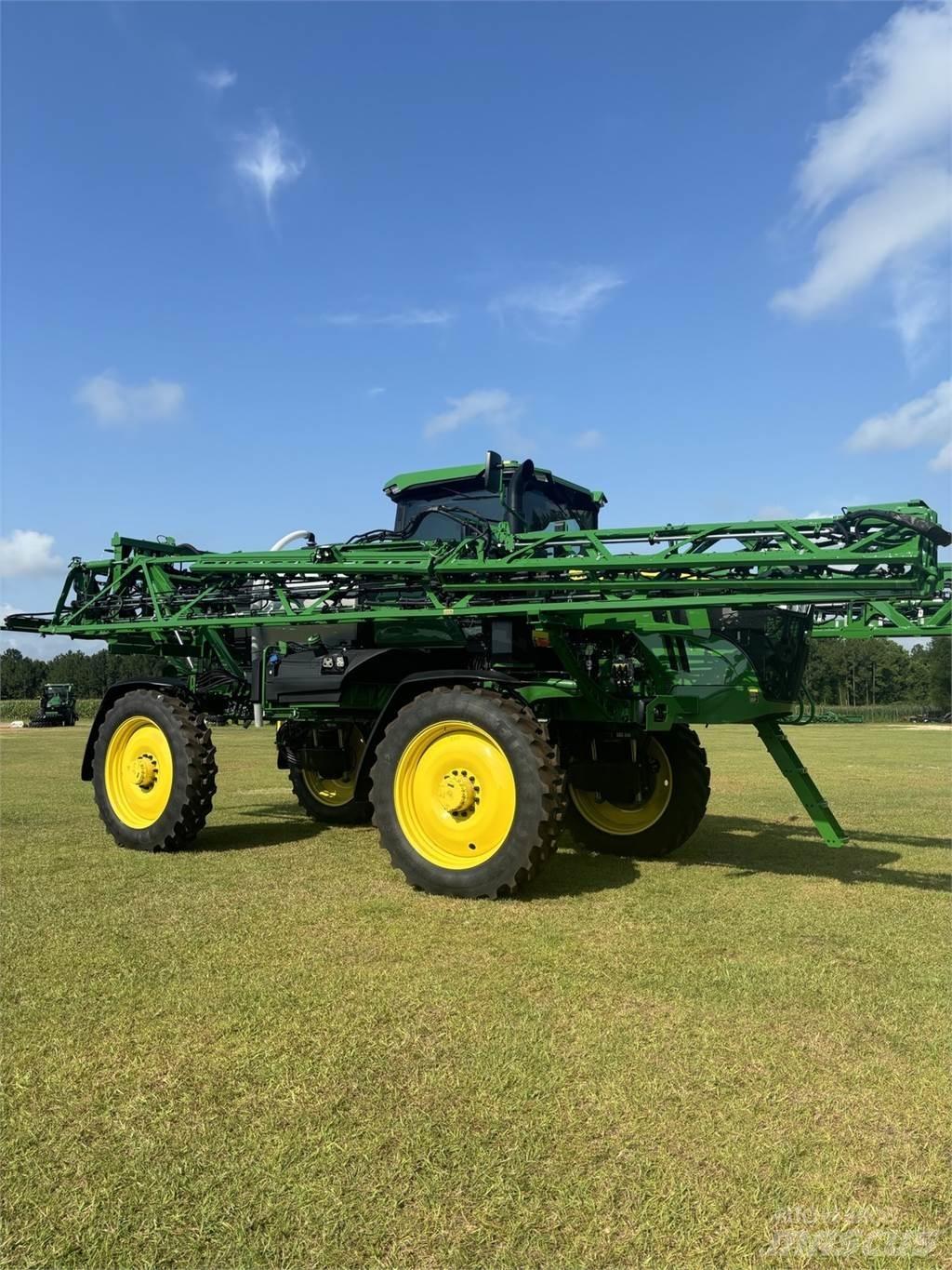 John Deere 410R Çekilir pülverizatörler