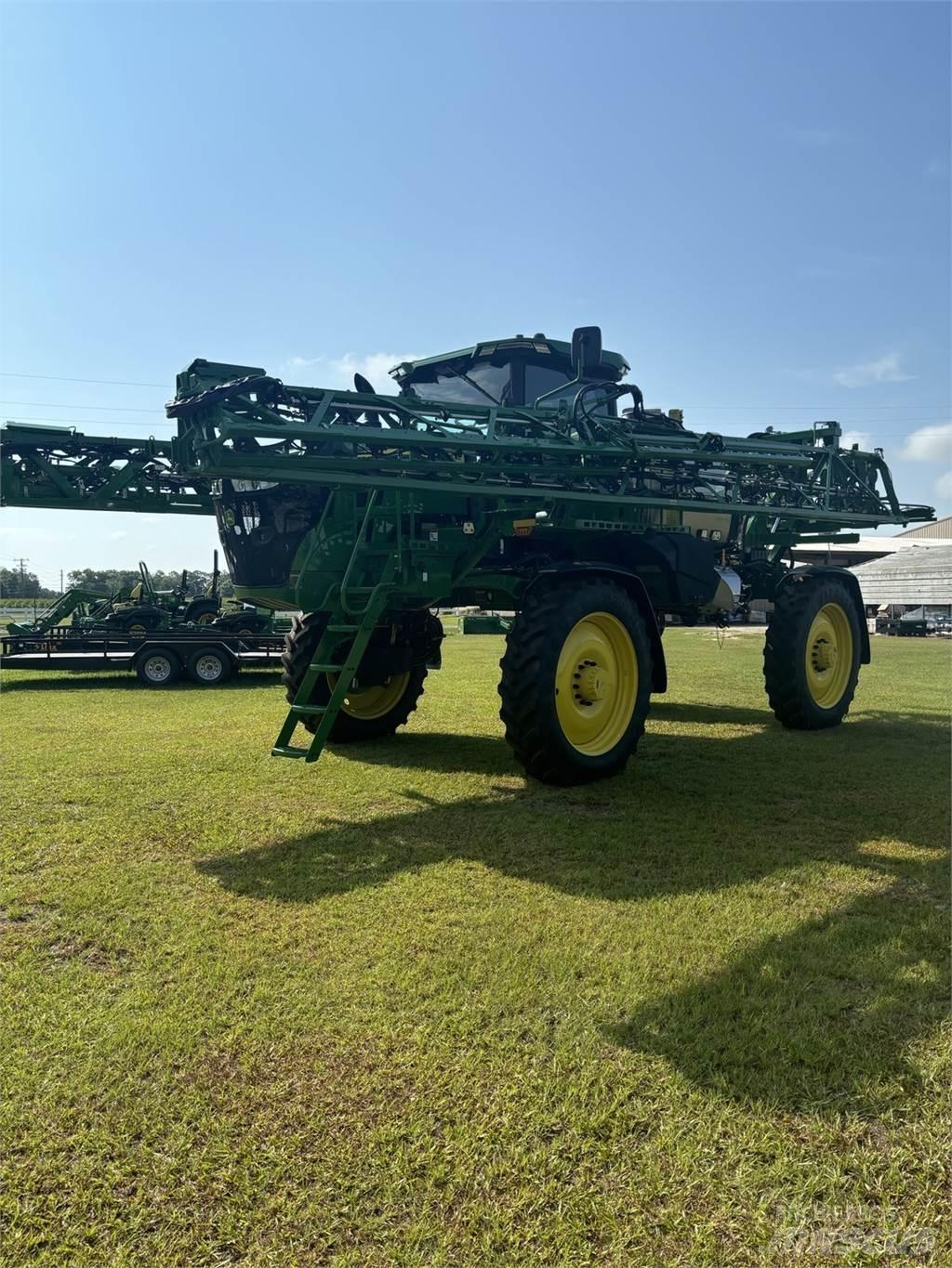John Deere 410R Çekilir pülverizatörler