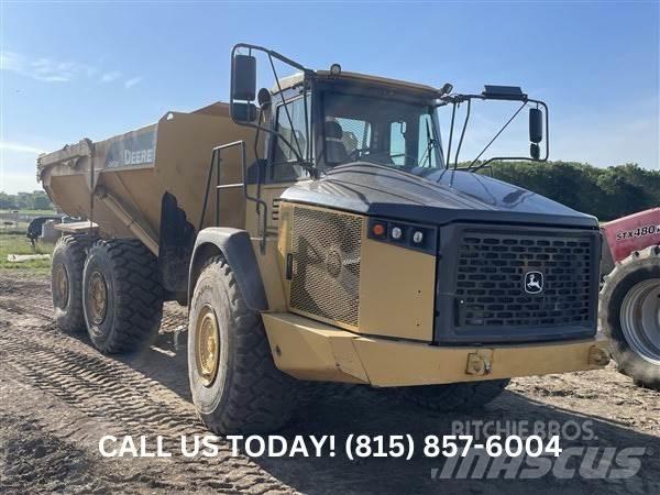 John Deere 460E Belden kirma kaya kamyonu