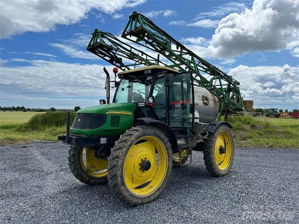 John Deere 4720 Çekilir pülverizatörler