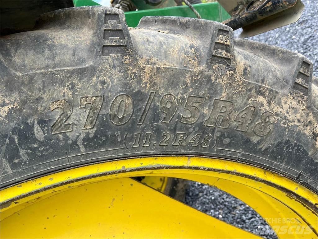 John Deere 4720 Çekilir pülverizatörler