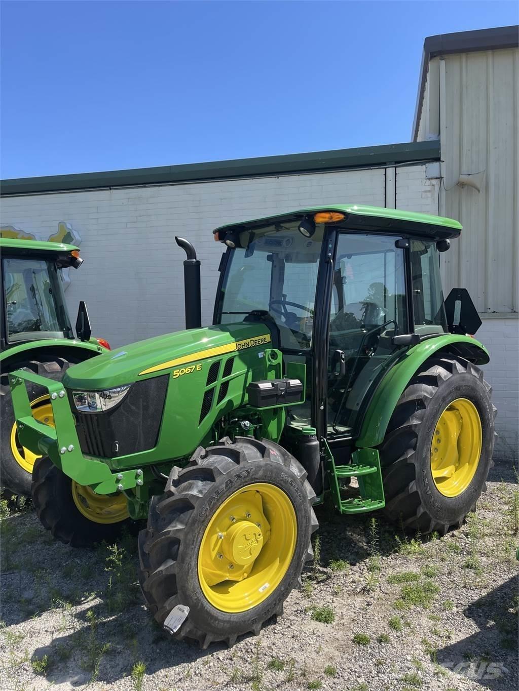 John Deere 5067E Traktörler