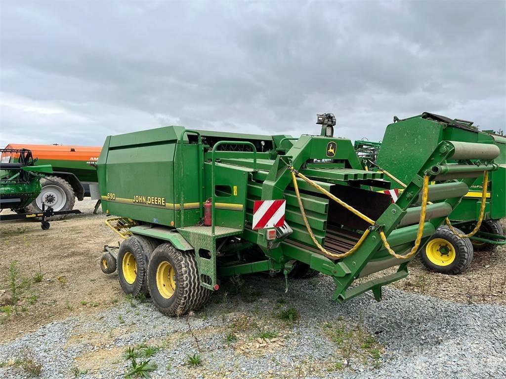 John Deere 690 Küp balya makinalari