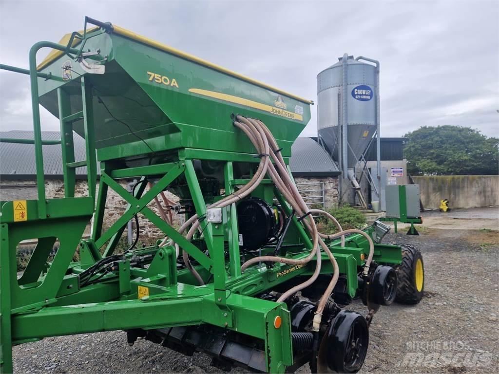 John Deere 750A Mibzerler