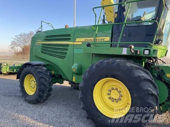 John Deere 7750 Silaj makinasi