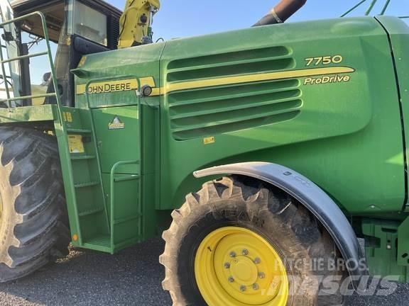 John Deere 7750 Silaj makinasi