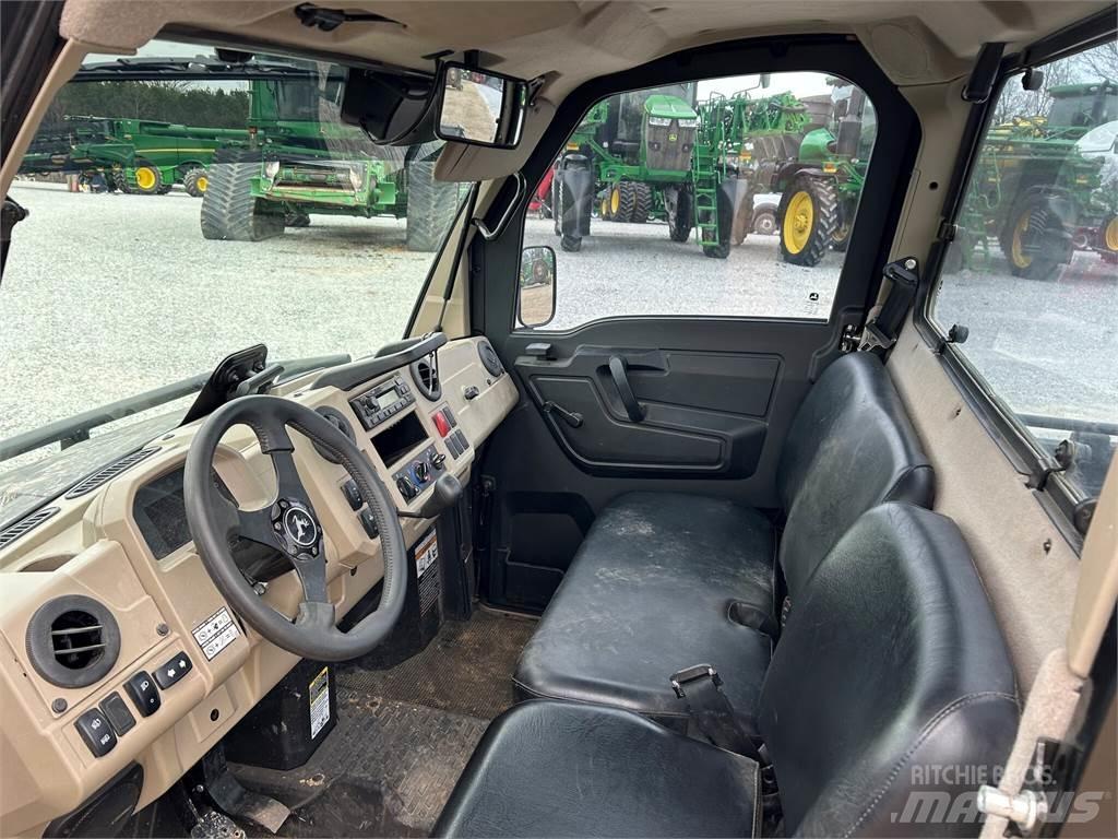John Deere 835R Küçük araçlar