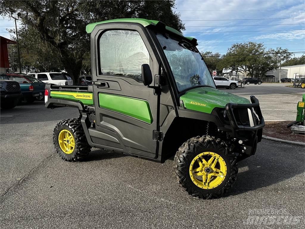 John Deere 835R Küçük araçlar