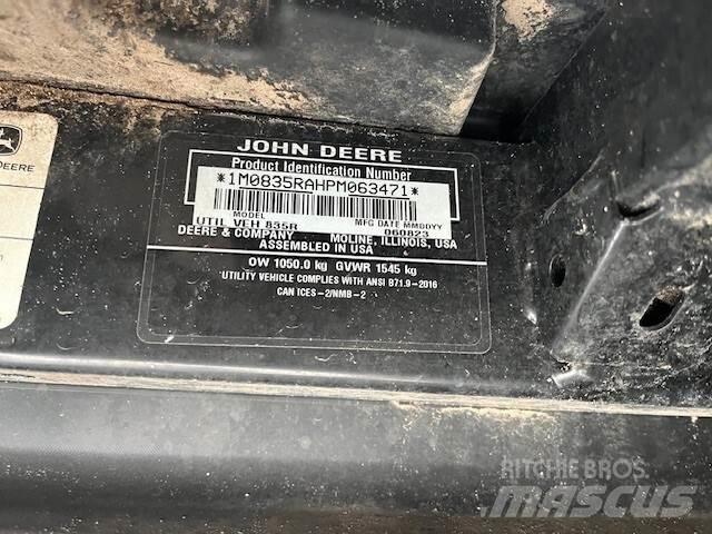 John Deere 835R Küçük araçlar