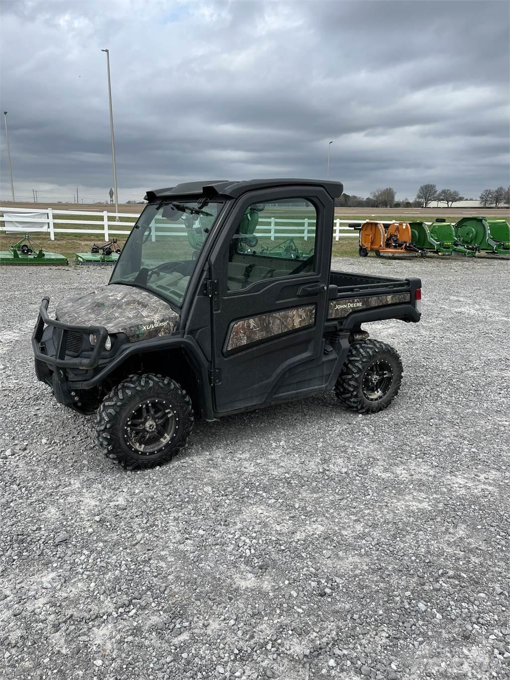John Deere 835R Küçük araçlar