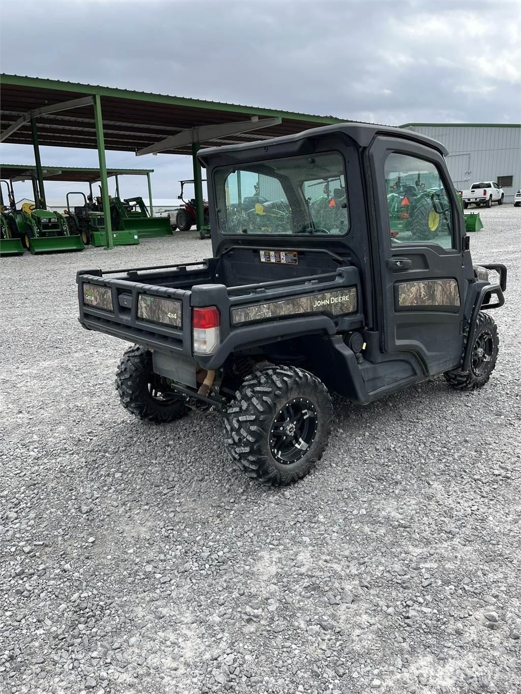John Deere 835R Küçük araçlar
