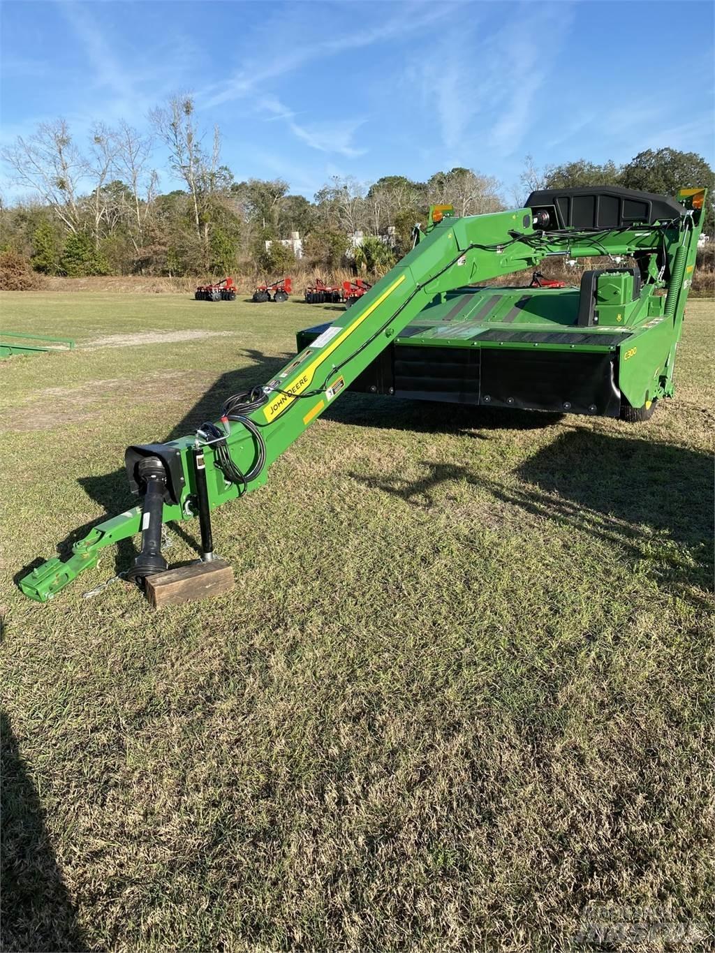 John Deere C300 Diskli çayir biçme makinasi