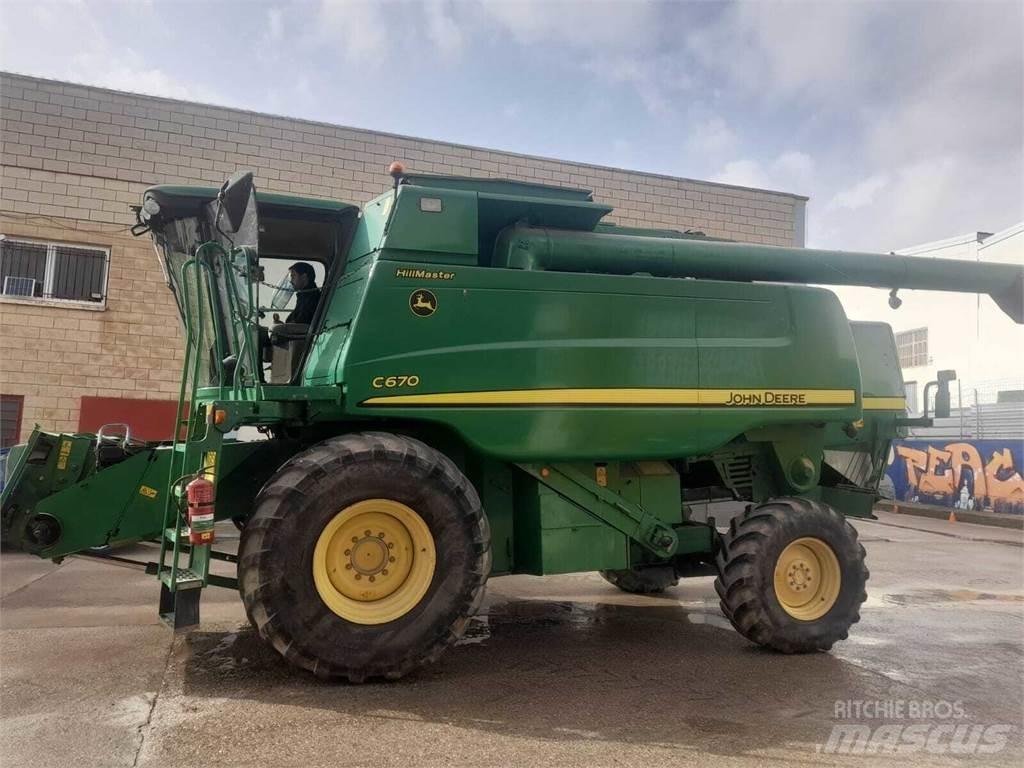 John Deere C670 Biçerdöverler
