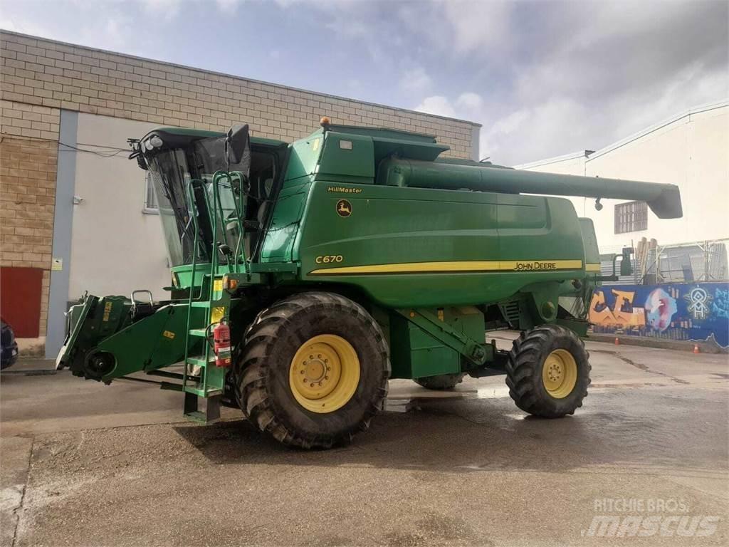 John Deere C670 Biçerdöverler