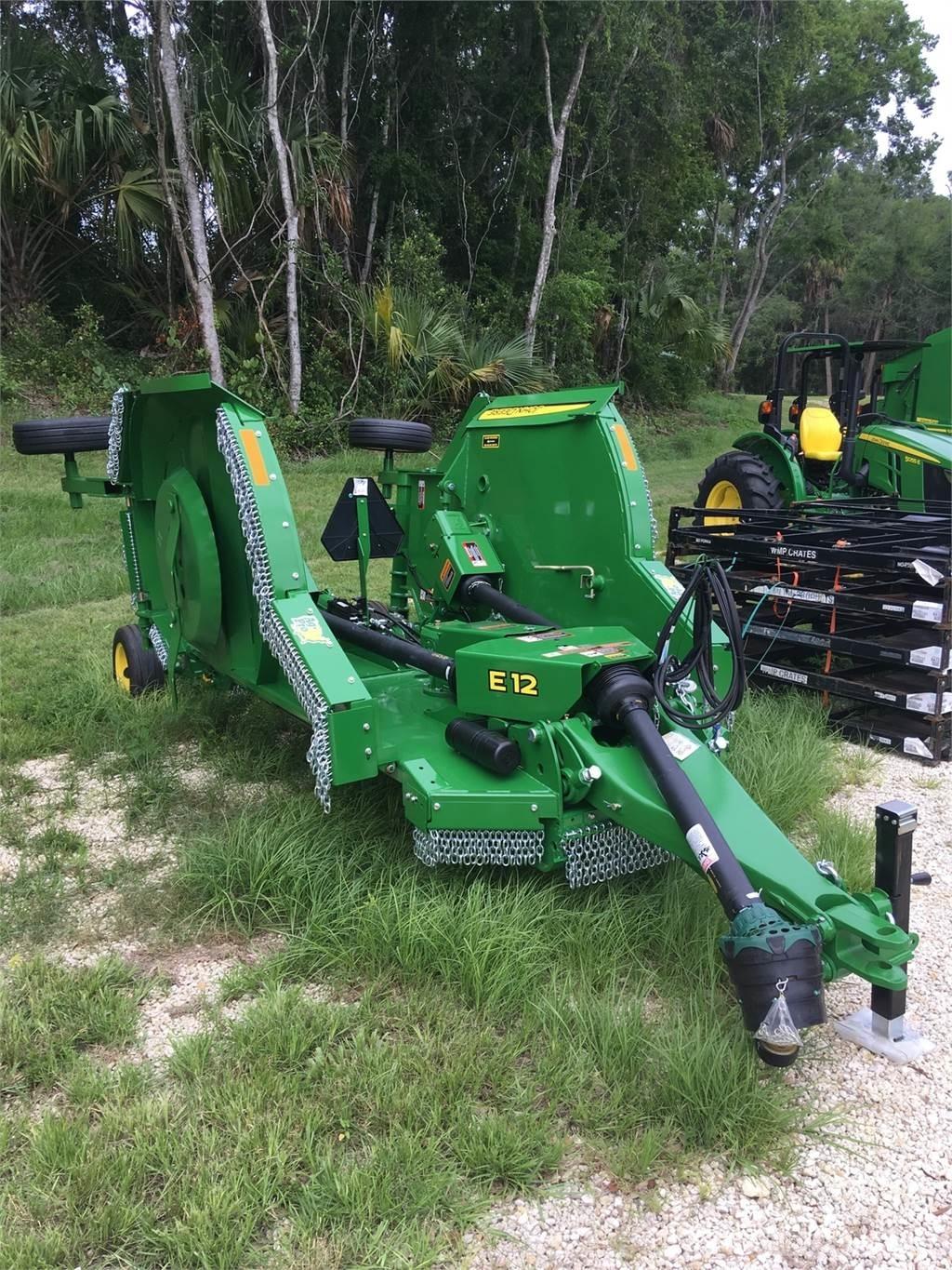 John Deere FC12E Balya ögütücü, kesici ve açicilar