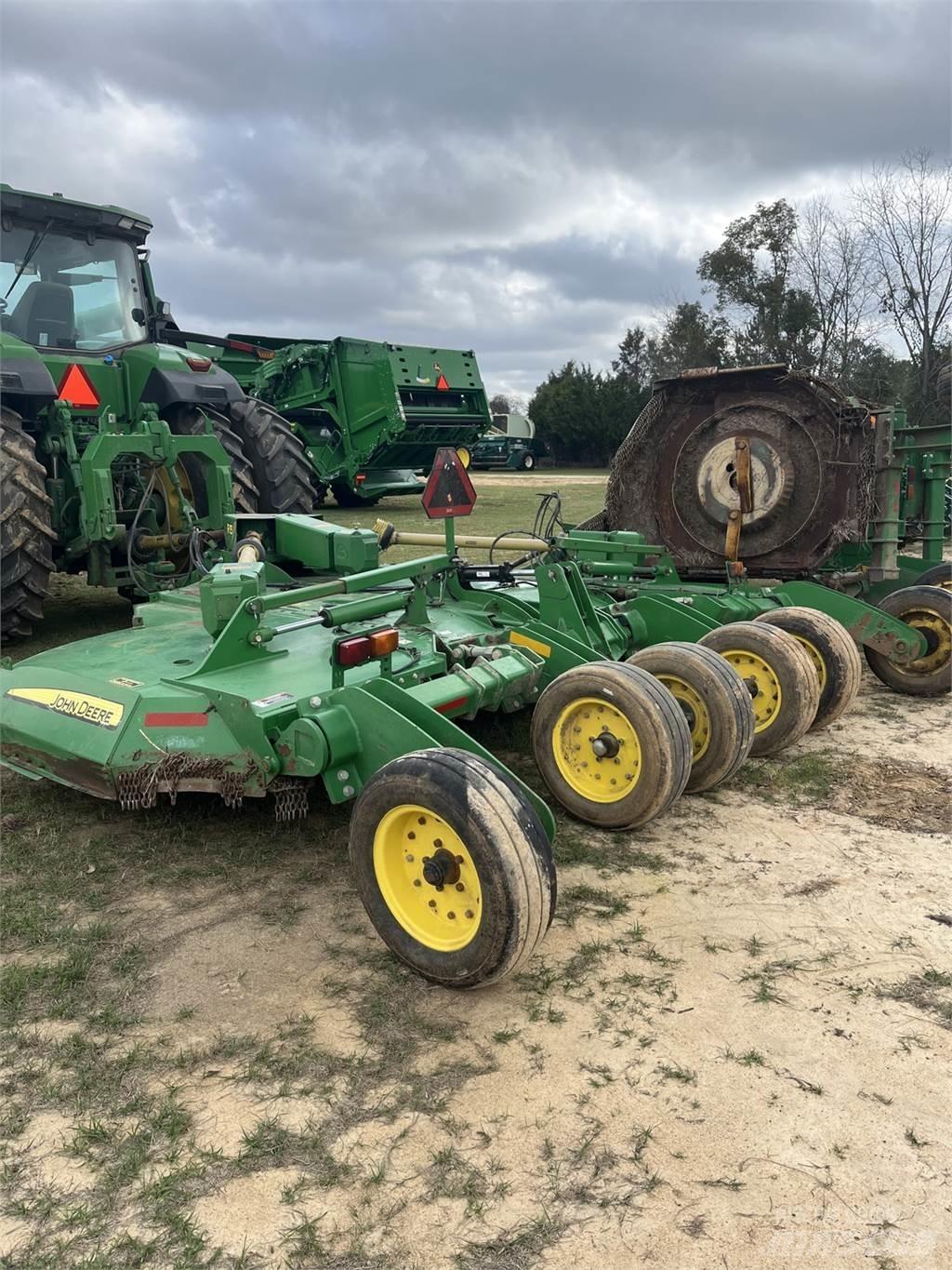John Deere R15 Balya ögütücü, kesici ve açicilar