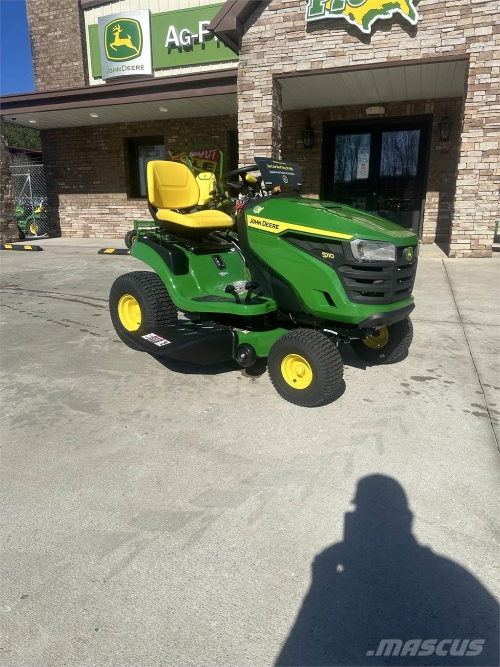 John Deere S110 Mobil çim biçme makineleri