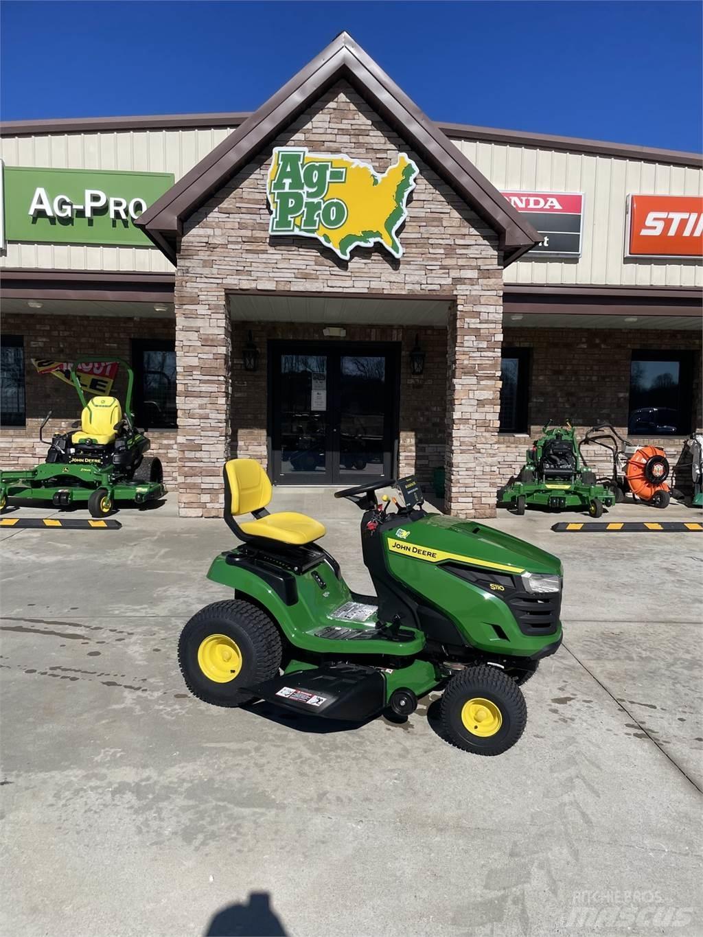 John Deere S110 Mobil çim biçme makineleri