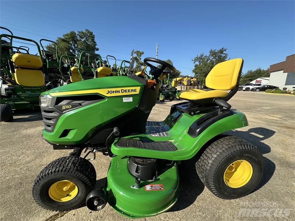 John Deere S110 Mobil çim biçme makineleri