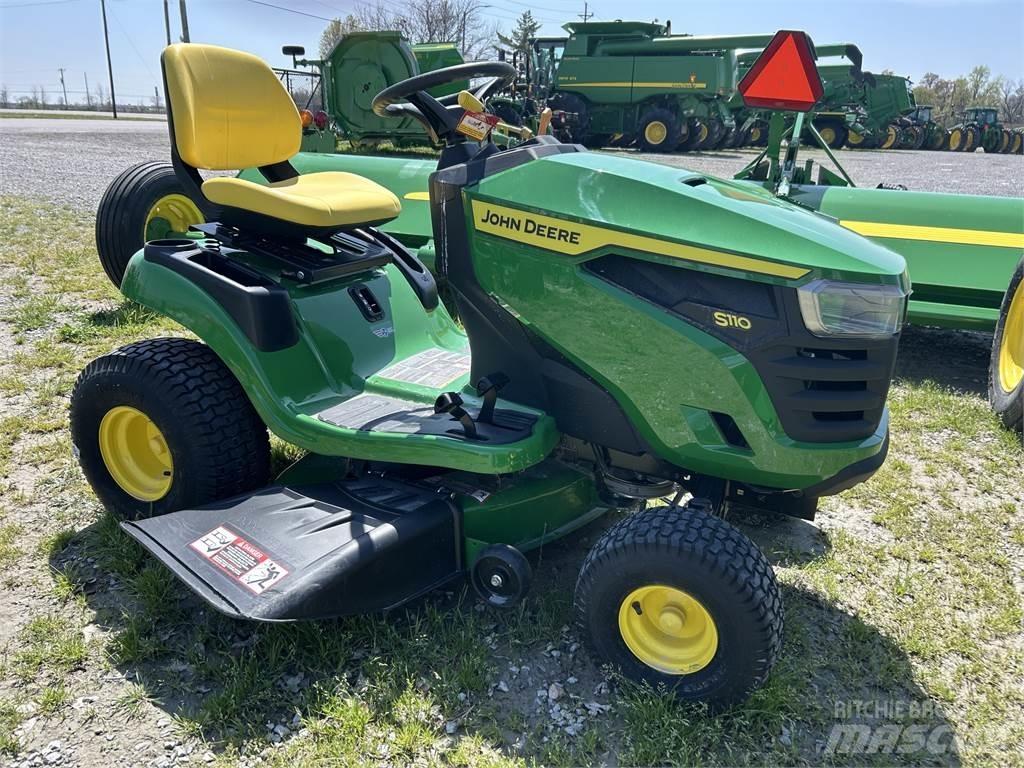 John Deere S110 Traktörler