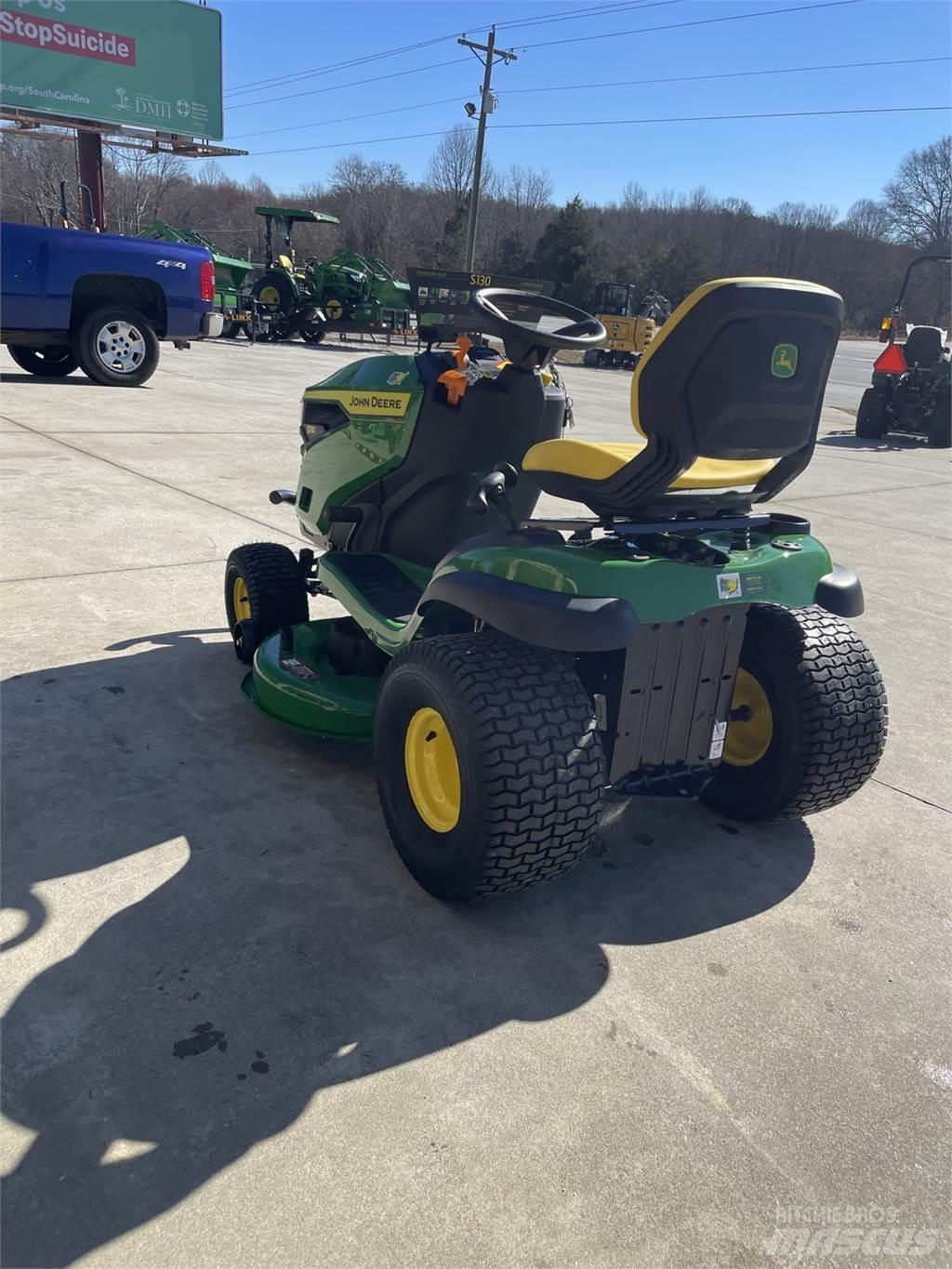 John Deere S130 Mobil çim biçme makineleri