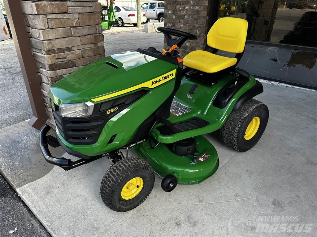 John Deere S130 Mobil çim biçme makineleri
