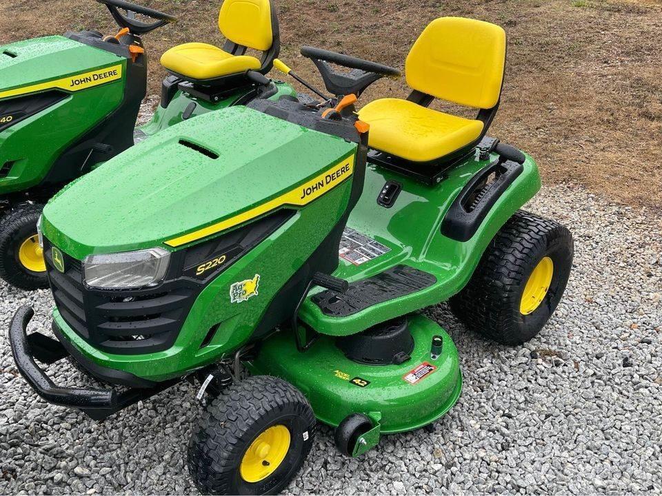 John Deere S220 Traktörler