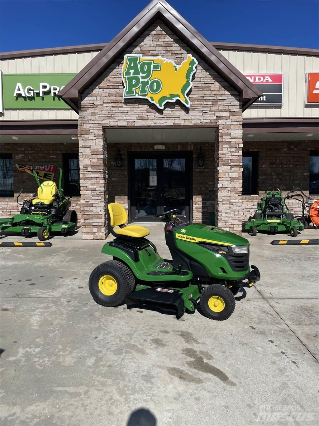 John Deere S220 Mobil çim biçme makineleri