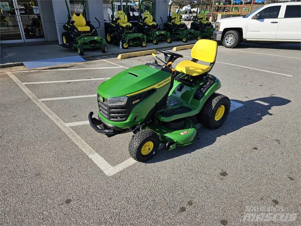 John Deere S220 Mobil çim biçme makineleri