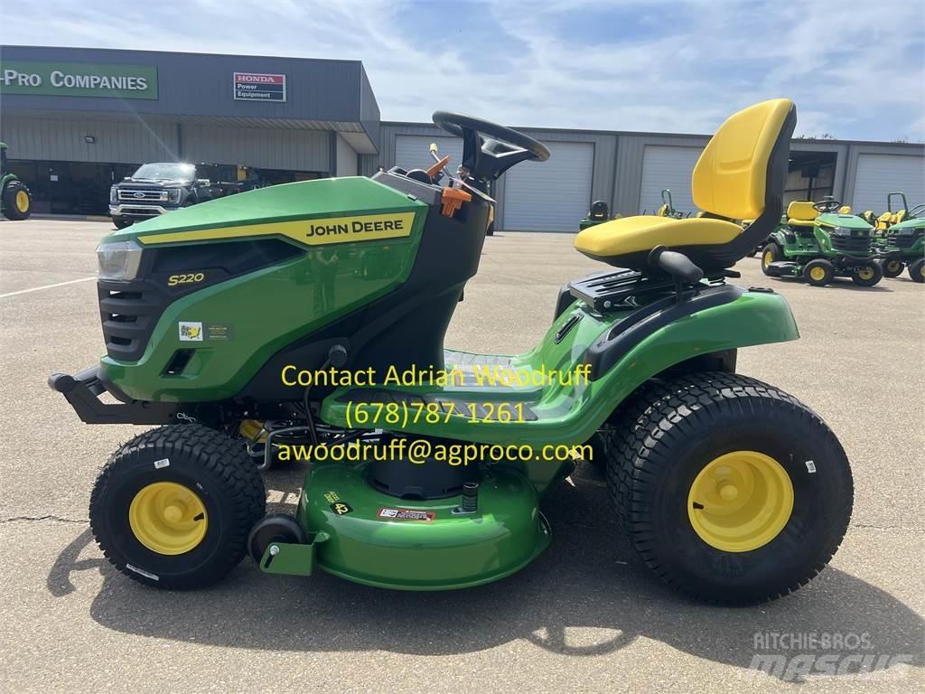 John Deere S220 Mobil çim biçme makineleri