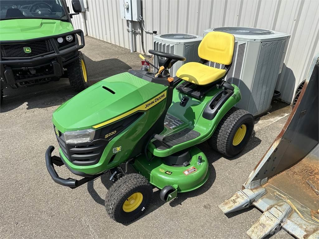 John Deere S220 Mobil çim biçme makineleri