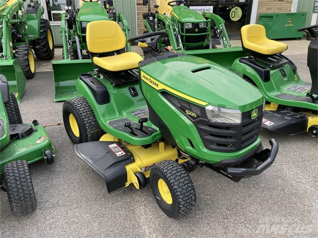John Deere S220 Traktörler