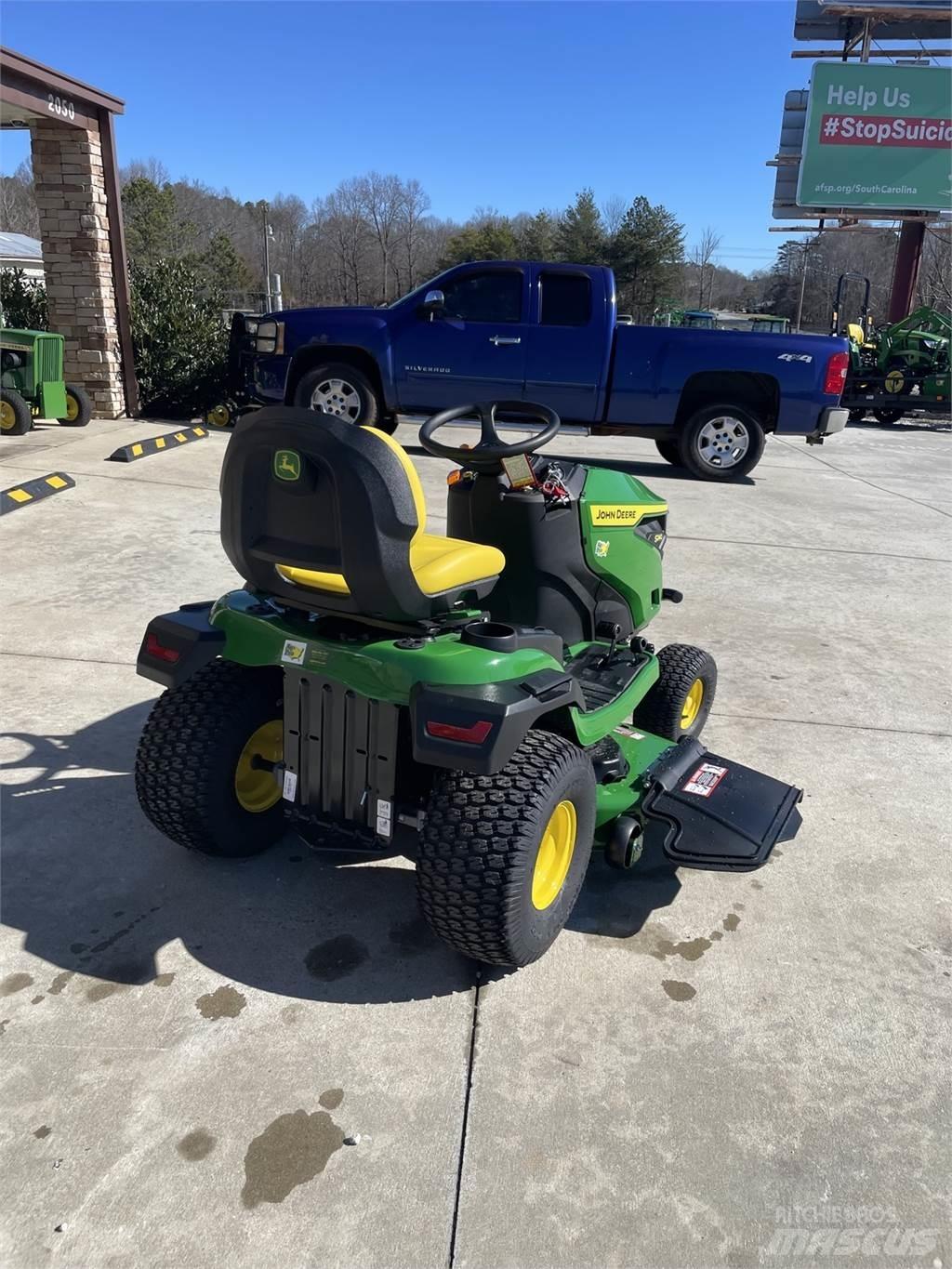 John Deere S240 Traktörler