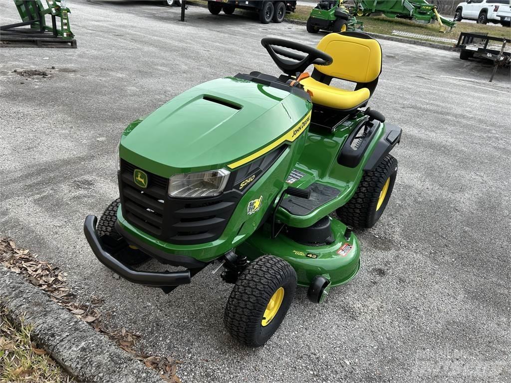 John Deere S240 Traktörler