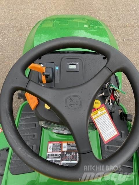 John Deere S240 Traktörler