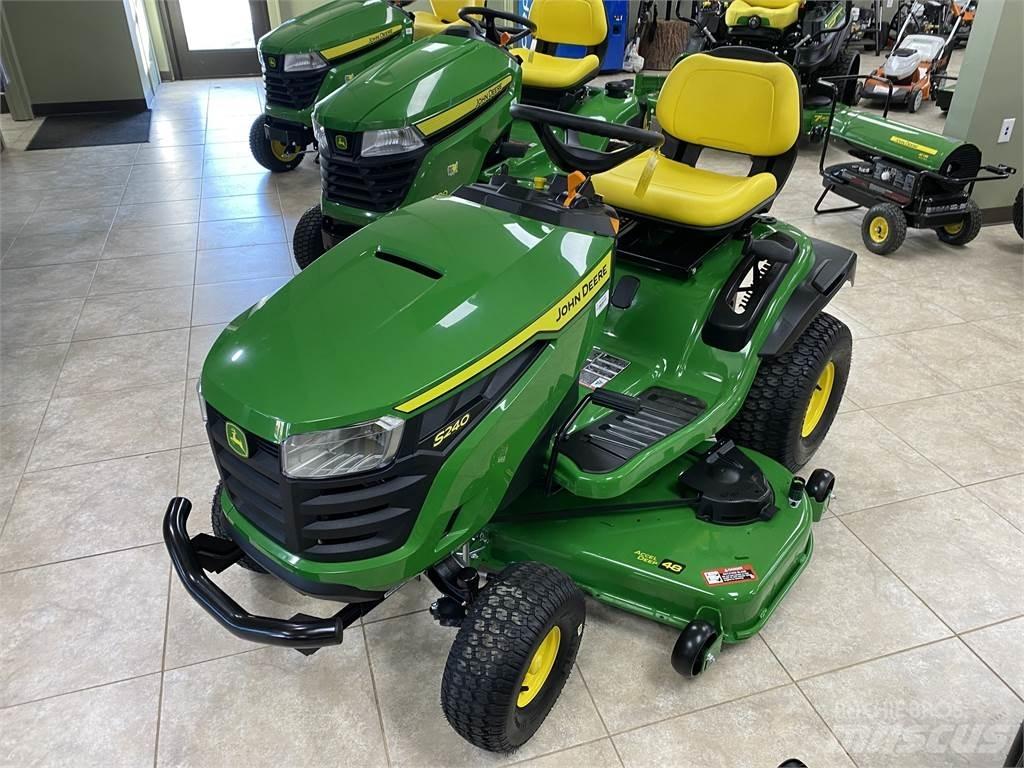 John Deere S240 Traktörler