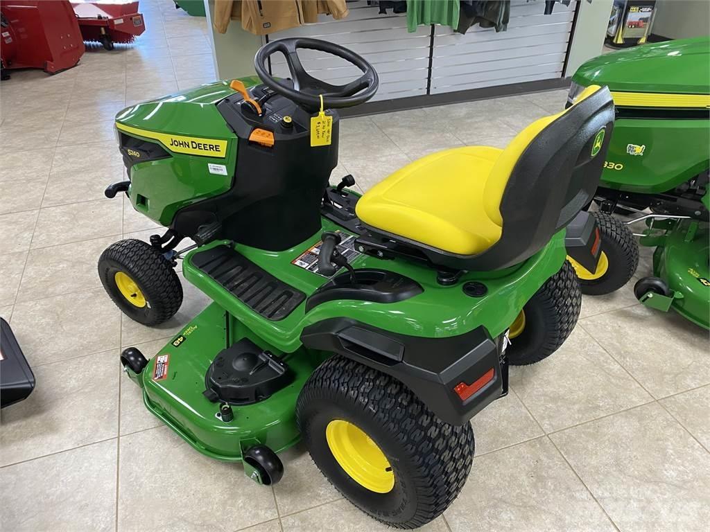 John Deere S240 Traktörler
