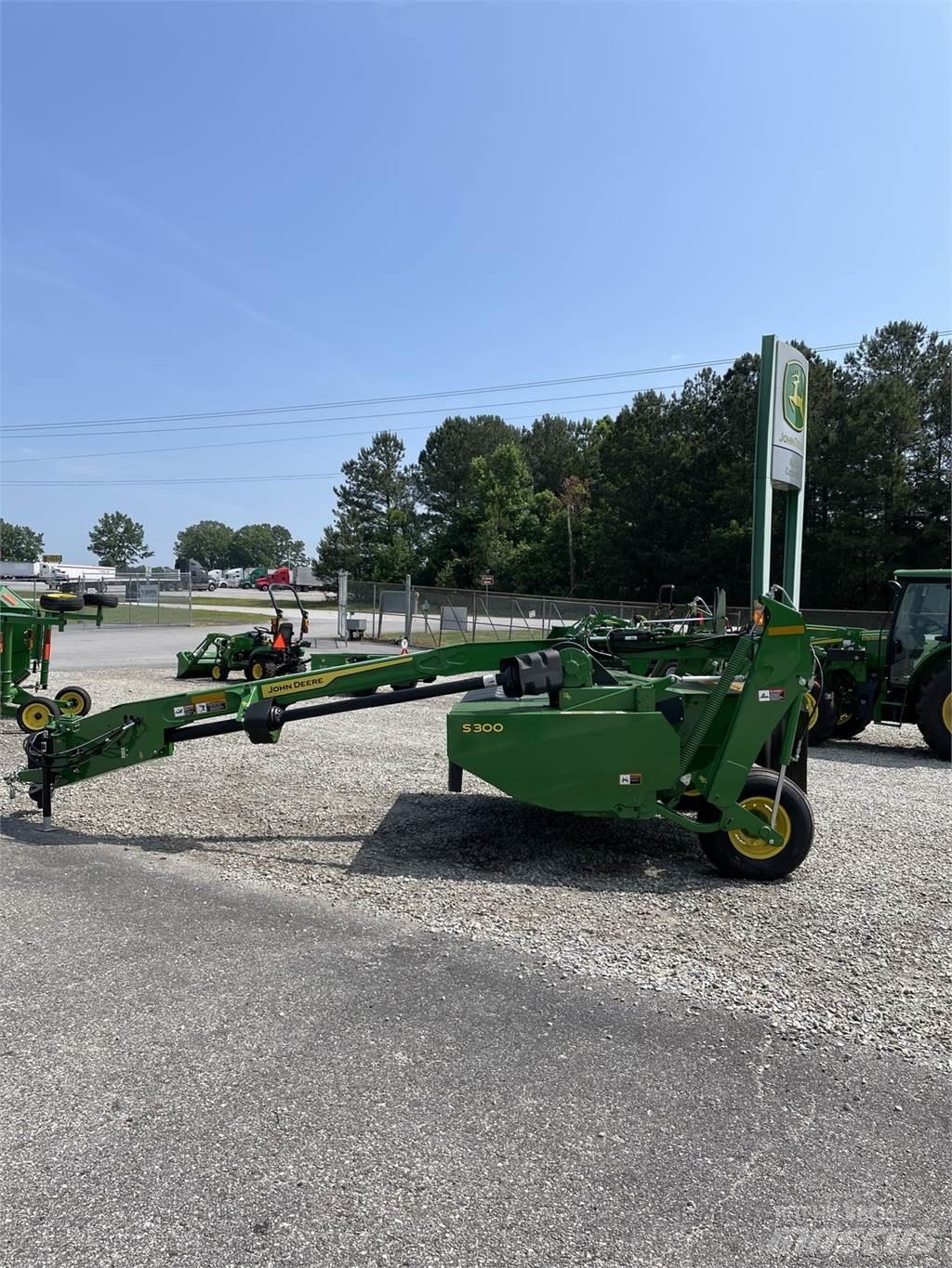 John Deere S300 Diskli çayir biçme makinasi