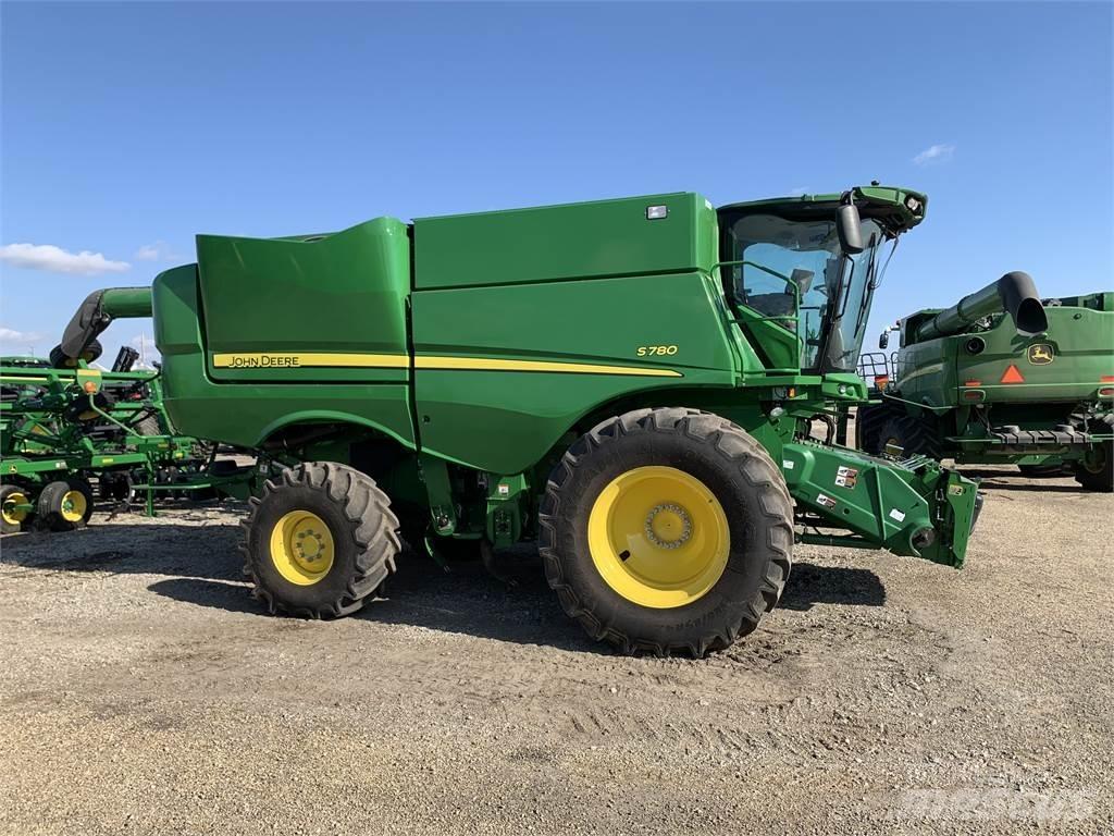 John Deere S780 Biçerdöverler