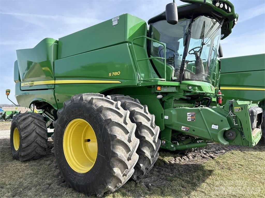 John Deere S780 Biçerdöverler
