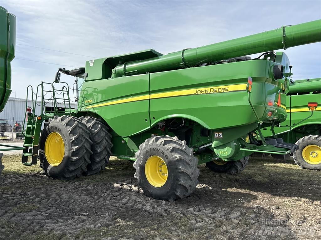 John Deere S780 Biçerdöverler