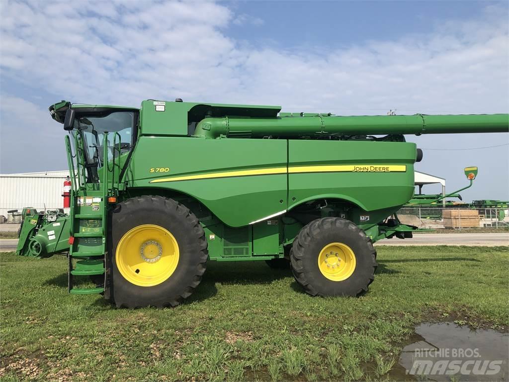 John Deere S780 Biçerdöverler
