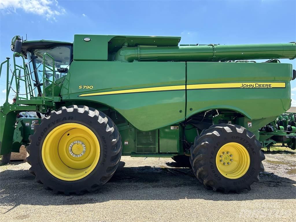 John Deere S790 Biçerdöverler