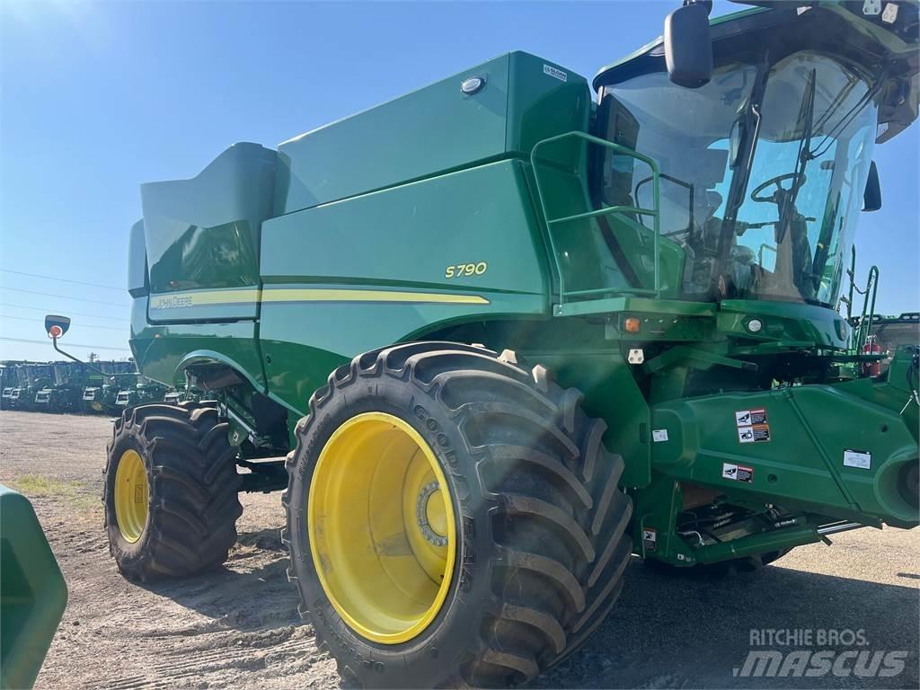 John Deere S790 Biçerdöverler