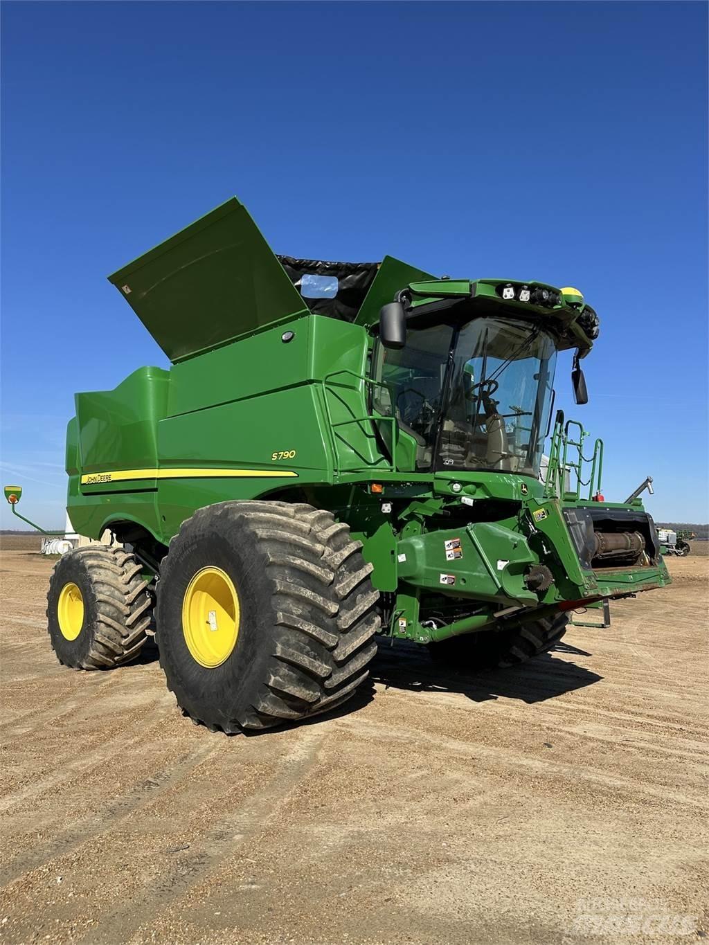 John Deere S790 Biçerdöverler
