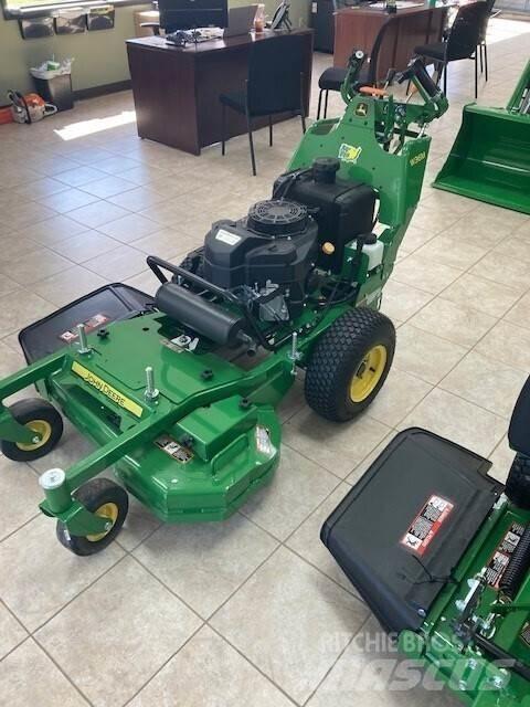 John Deere W36M Arkasından yürünen çim biçme makineleri