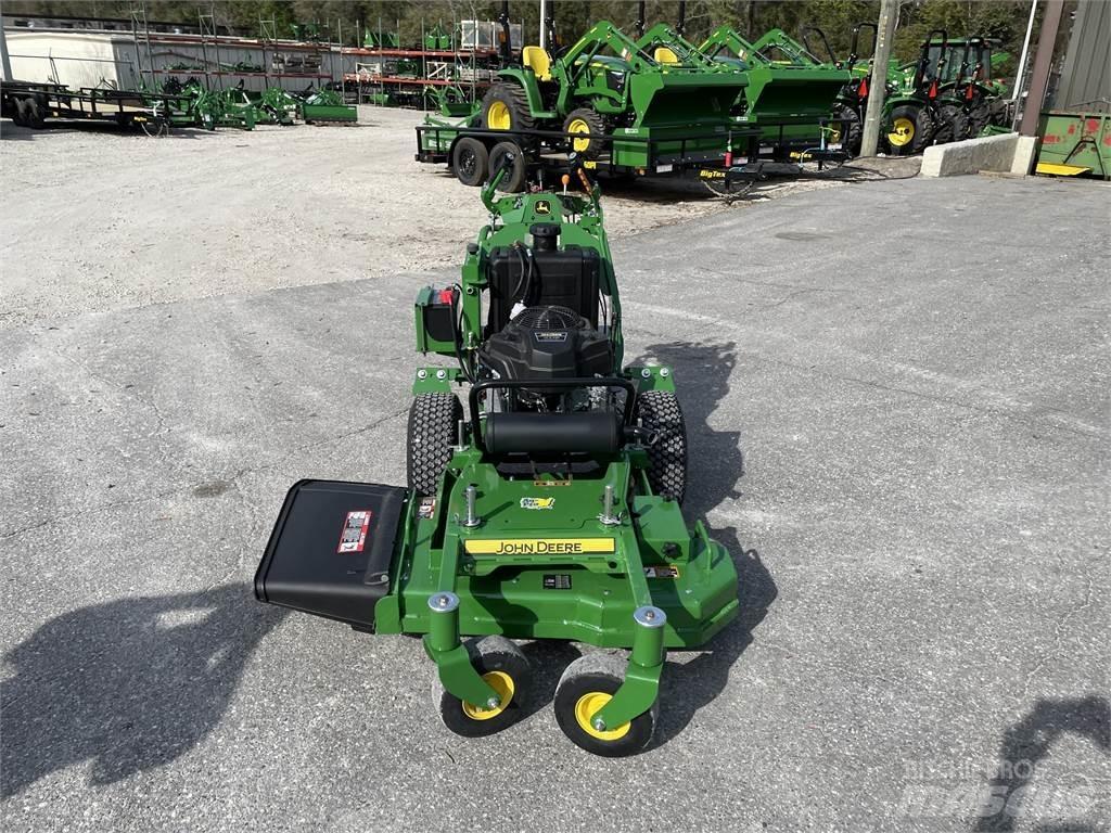 John Deere W36R Arkasından yürünen çim biçme makineleri
