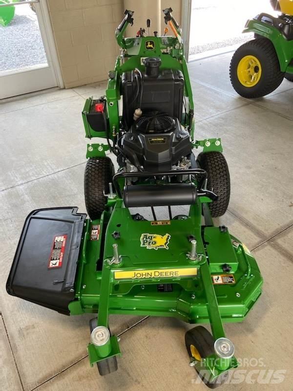 John Deere W36R Arkasından yürünen çim biçme makineleri