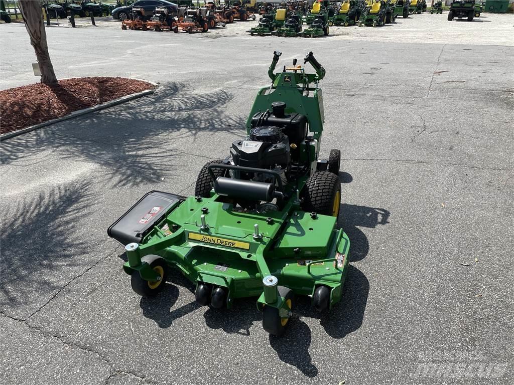 John Deere W48M Arkasından yürünen çim biçme makineleri